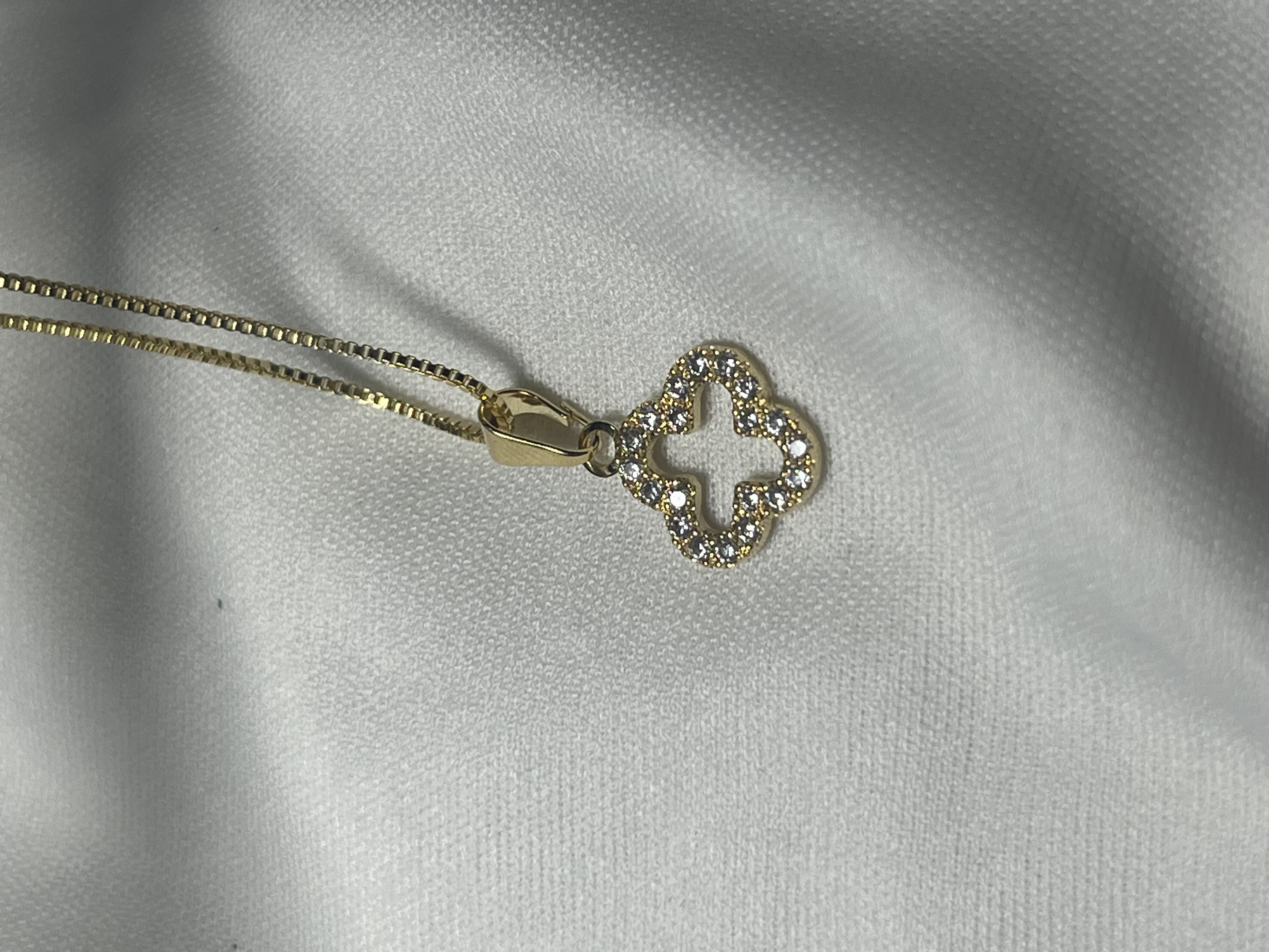 Conjunto Trevo Dourado