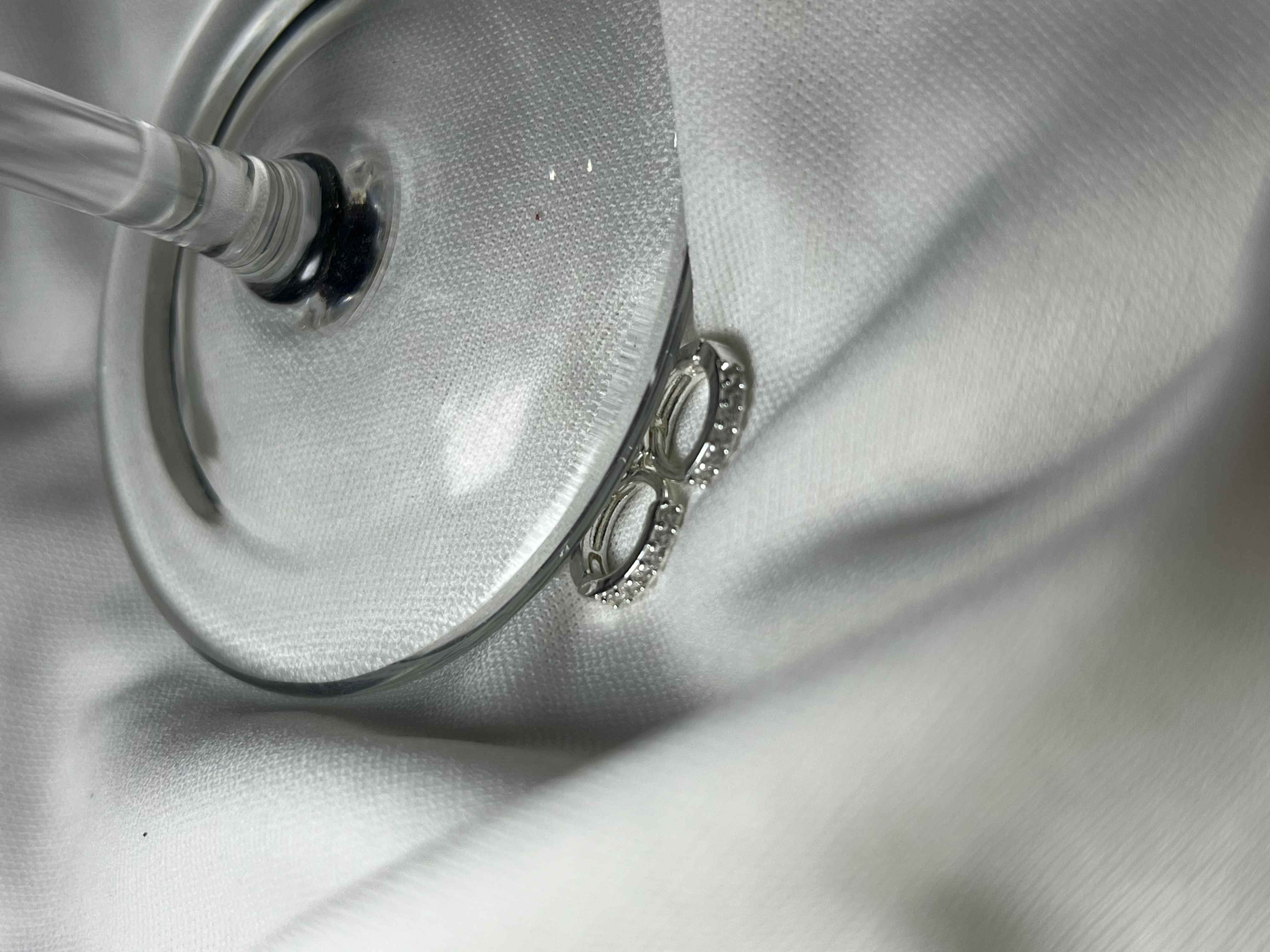 Argola cravejada Origem